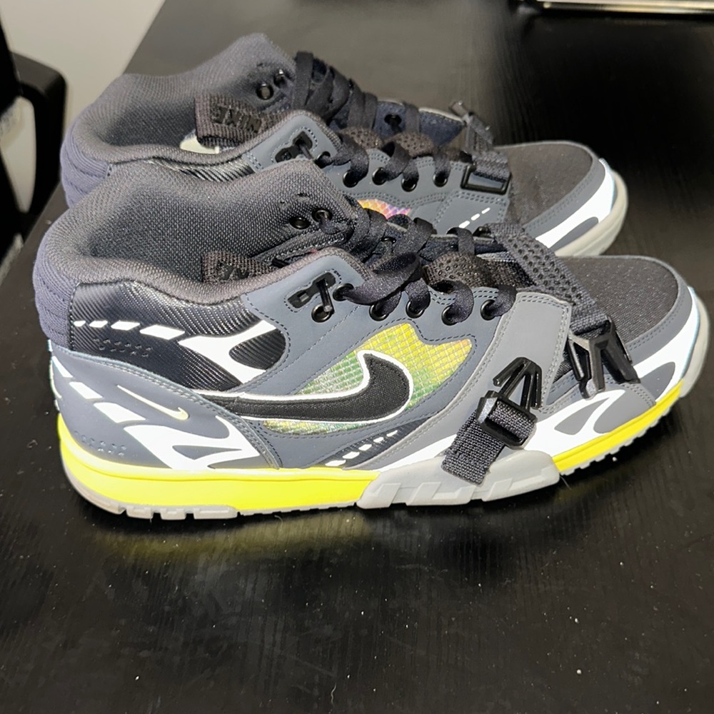 Air Trainer 1 SP (Lightly Worn)